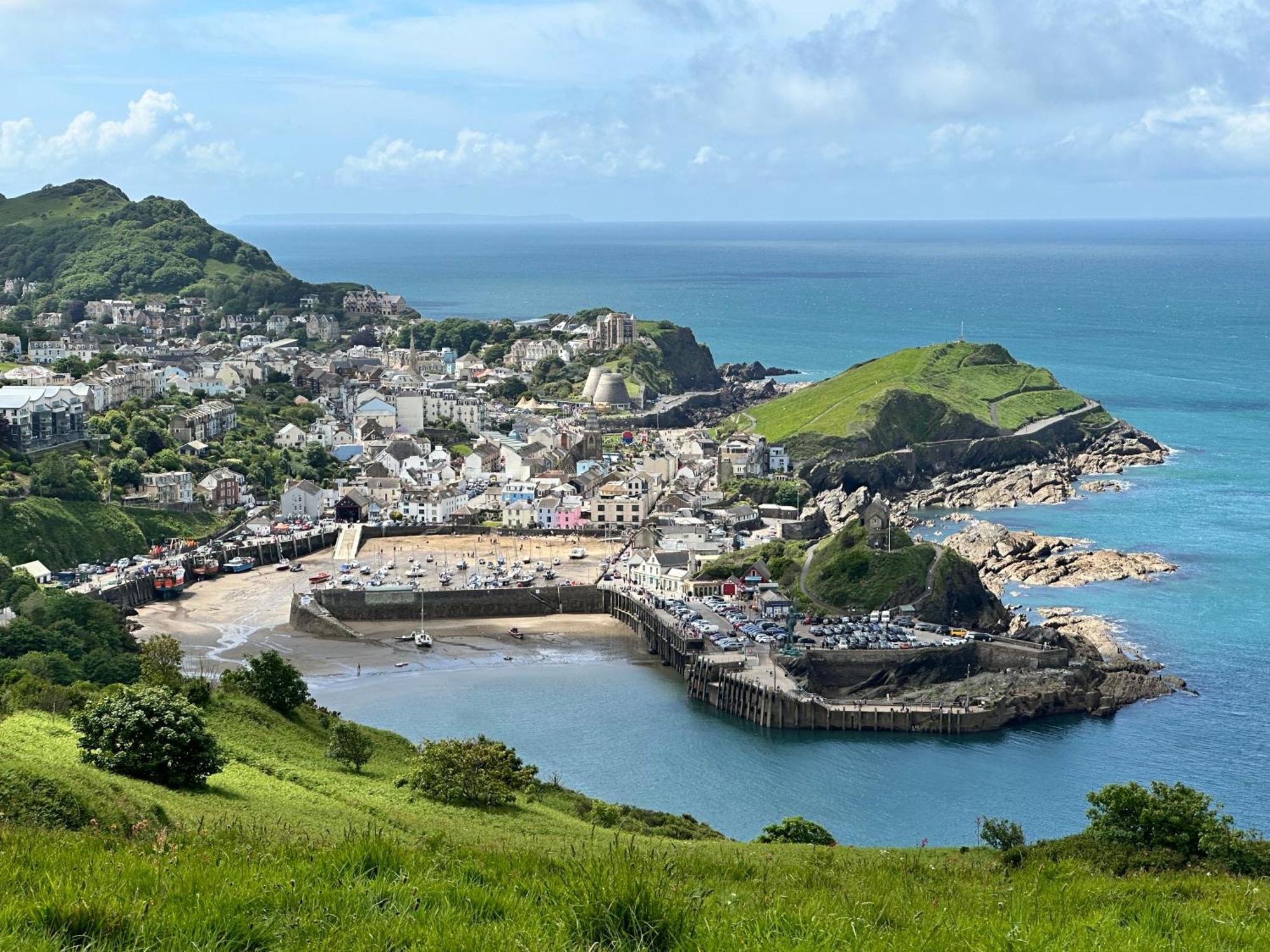 3 Bed Georgian Grade II Listed Townhouse Close To Tunnel Beaches Ilfracombe Exterior photo